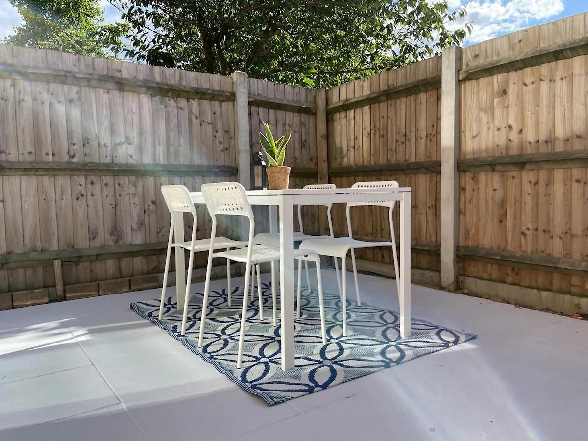 Colourful 4 Bedroom Property - Mile End - Central, Hammersmith & City And District Lines Londra Birleşik Krallık