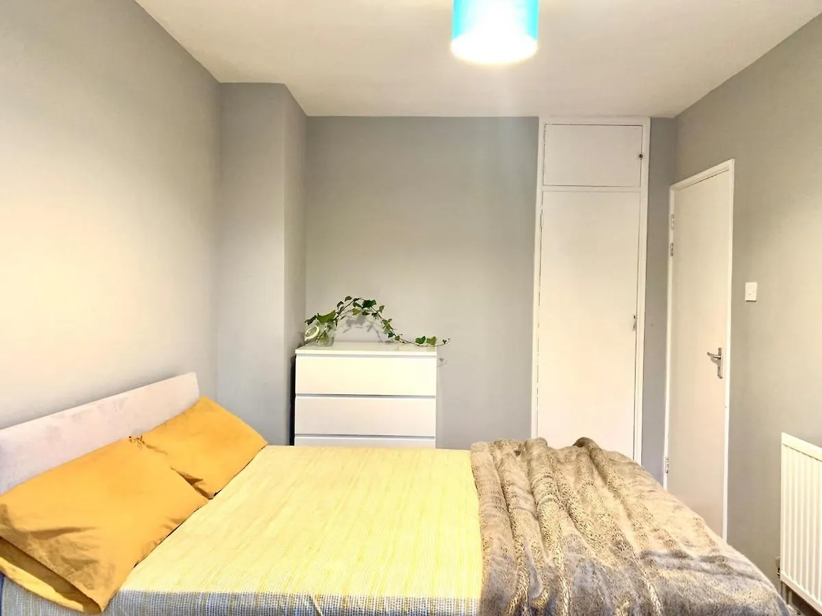 Nyaraló Colourful 4 Bedroom Property - Mile End - Central, Hammersmith & City And District Lines London